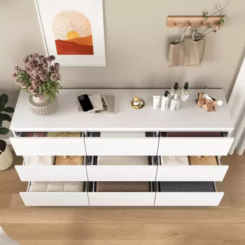 Comò a 9 cassetti senza maniglie, design moderno in legno bianco opaco per camera da letto